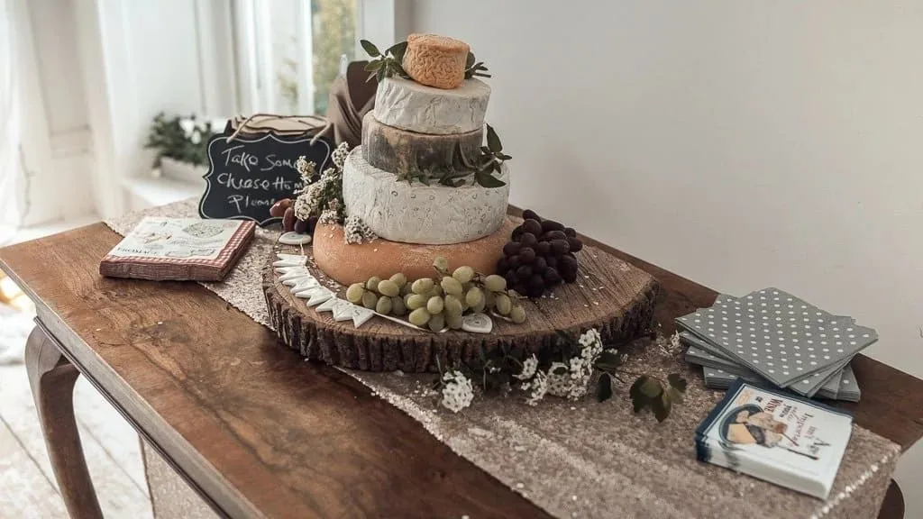 wedding cake at horetown house