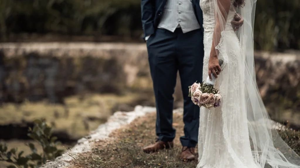Bellingham Castle Wedding Couple