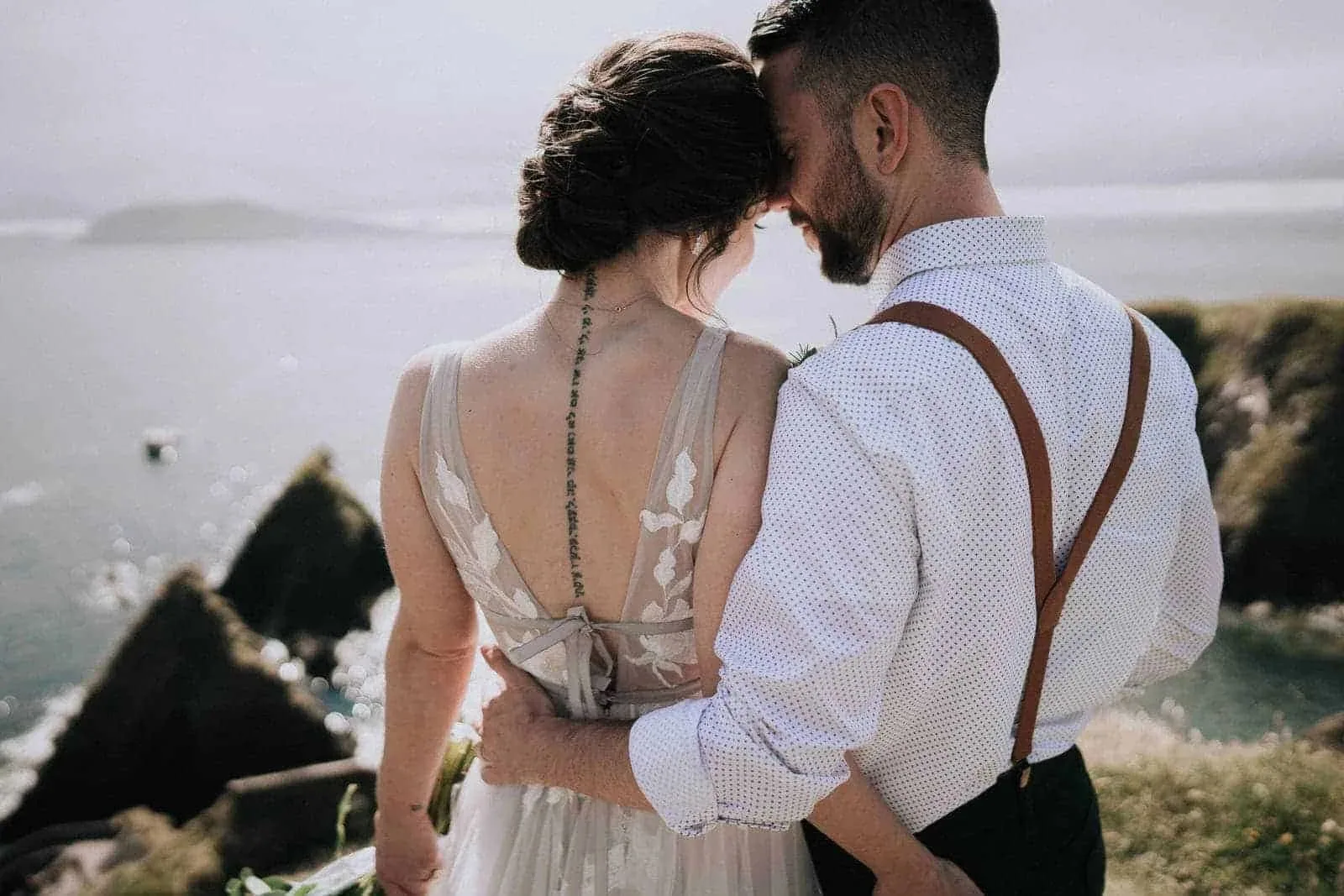 Natural, discreet wedding photograph by Pawel Bebenca